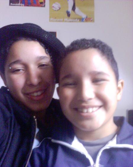 c'est halima et mehdi mes couz